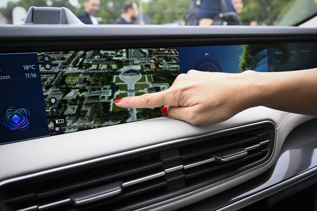 Türkiye’nin otomobili Togg’un yeni modeli Münih sokaklarında 8